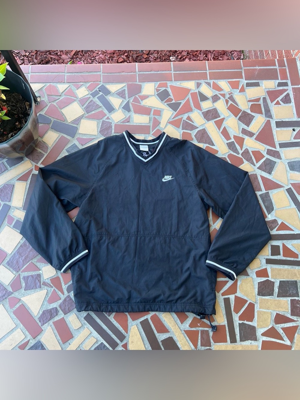 Vintage Nike Men’s Black Windbreaker with White Trim